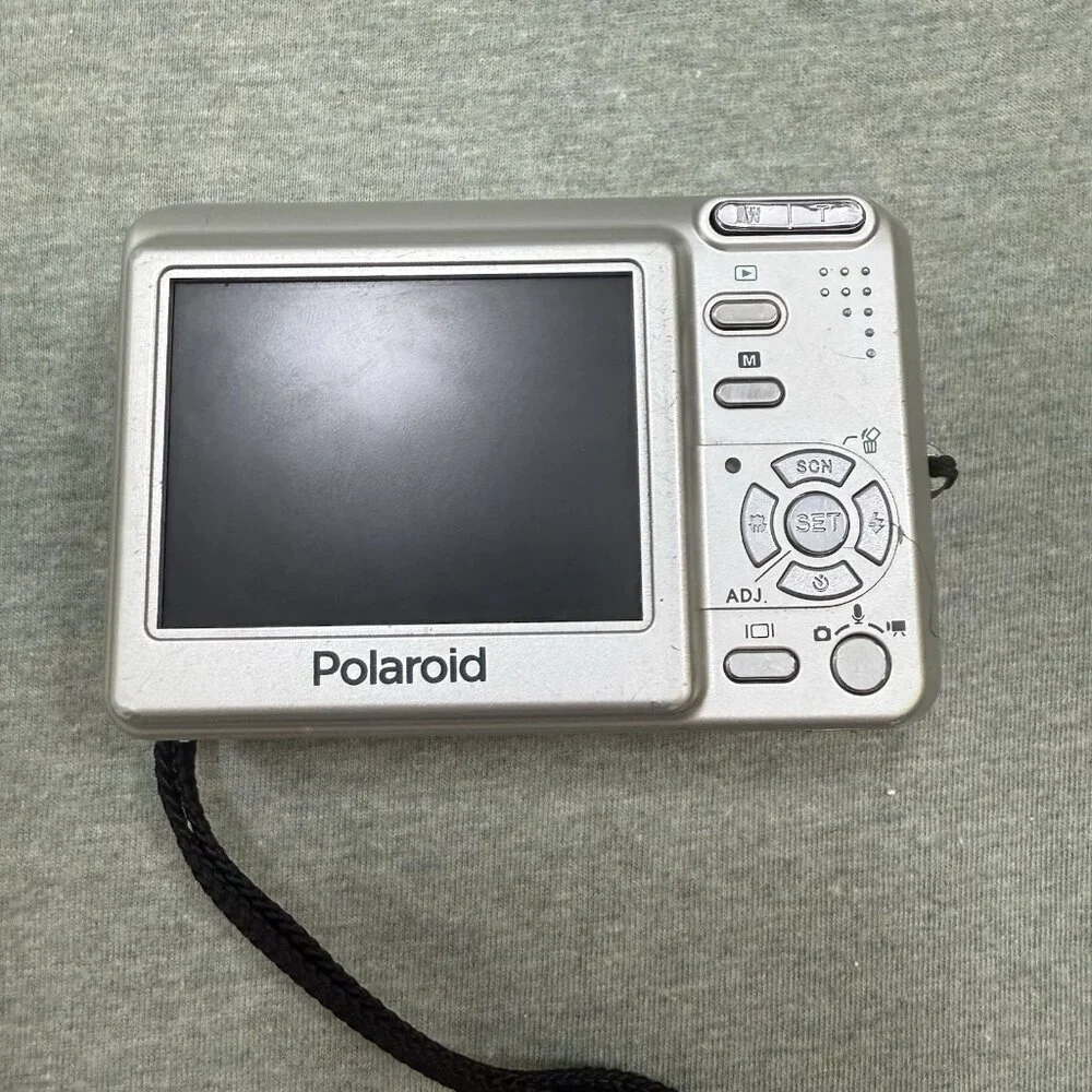 WORKING Polaroid i832 8.0 MP Digital Camera - Silver *READ*
